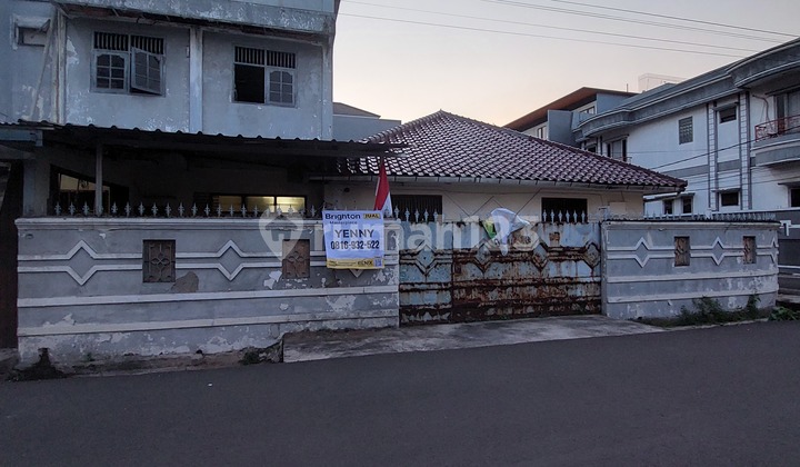 Dijual Cepat Rumah Luas (huk) 2 Lantai, Lokasi Sangat Strategis, Bebas Banjir