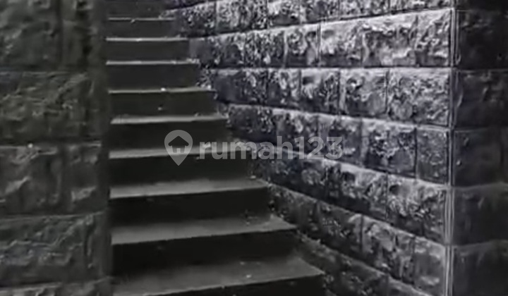 2-Story House, Nice, With Gazebo 2-Story House, Nice, With Gazebo