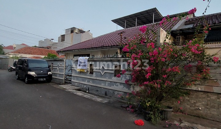 Dijual Cepat Rumah Luas (huk) 2 Lantai, Lokasi Sangat Strategis, Bebas Banjir 2