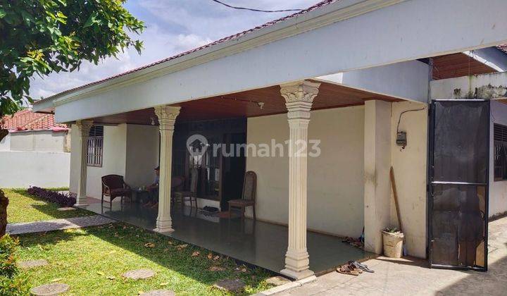 Rumah 500 M Dari Kampus Binus Kijang Kemanggisan, Jakarta Barat  1