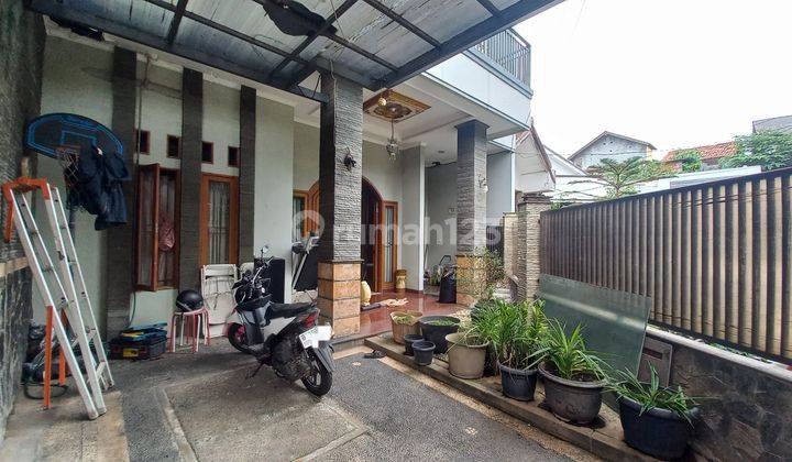 Jual Rumah Dua Lantai Hanya 5 Menit Dari Halte Bus Transjakarta 1