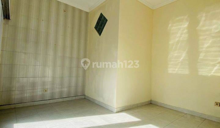 Dijual Rumah 3 Lantai Lokasi Strategis Dekat Mahendradata 2