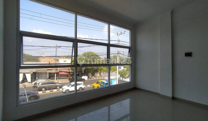 Disewakan Ruko Strategis Dekat Kerobokan Akses Parkir Luas 1