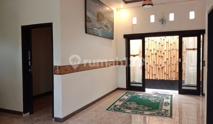 In a 2-Bedroom Rental House on Glogor Carik Street, Denpasar.