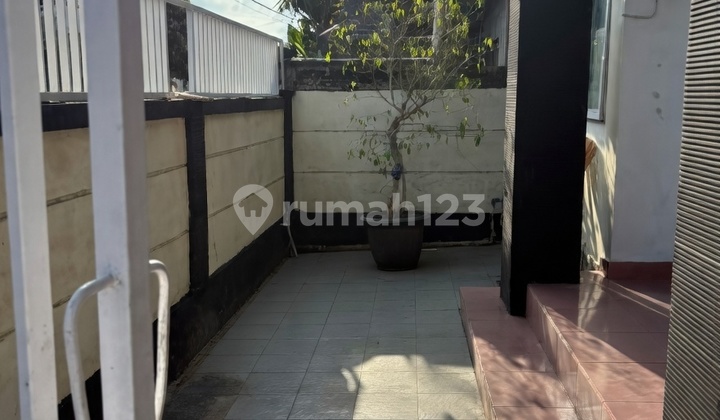 For Rent: House with Large Yard on Jalan Pegending Dalung 2