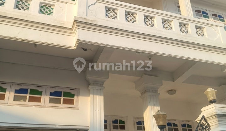 Dikontrakan Rumah 2 Lantai di Dalung Permai