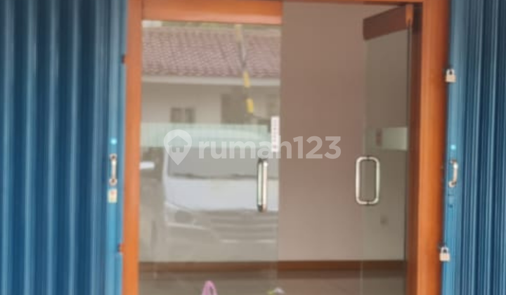 For Immediate Sale!!! 3-Storey Shop House on Jl. Mahkota Mas, Near Transmart Cikokol 2