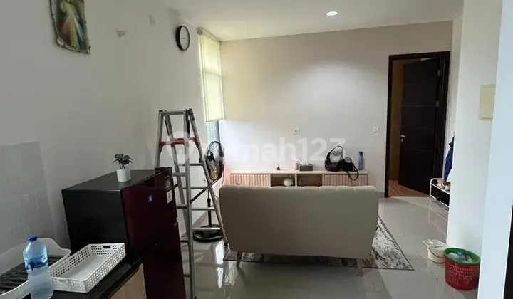 Disewakan Rumah Condo House Green Royal Lantai 2 Hoek Siap Huni Bersih Bawa Koper Saja 2