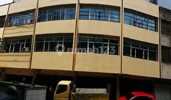Ruko Gandeng 3 Lantai Termurah di Tamansari Jakarta Barat