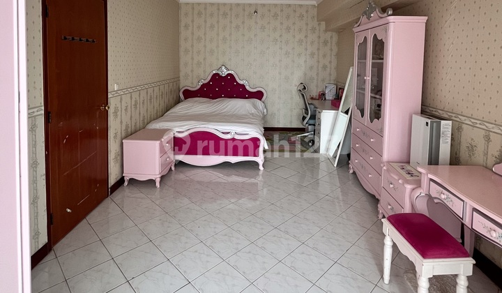 Apartemen Dijual di Taman Anggrek Dekat Pusat Perbelanjaan