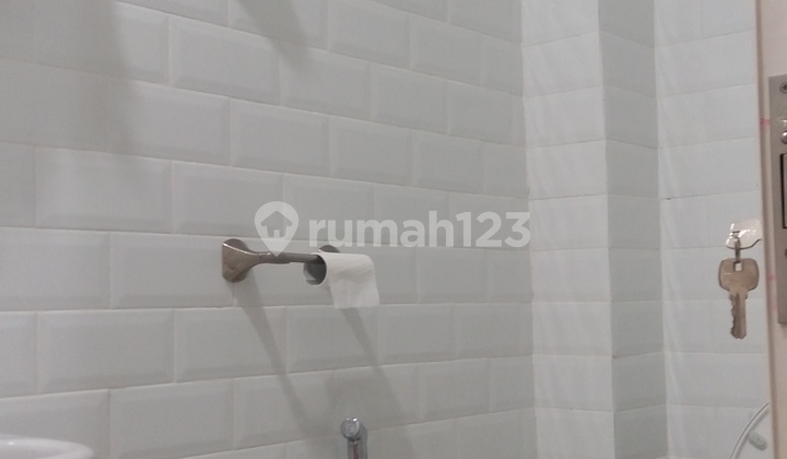 Dijual MURAH 2 Ruko tempel sebelah stasiun MRT Blok A, cocok untuk huni, usaha, dan Kos-kosan.