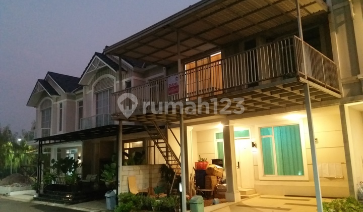 Dijual Cepat Bu, Rumah Lavon Swancity Regalia, Pinggir Jalan Utama, Siap Huni