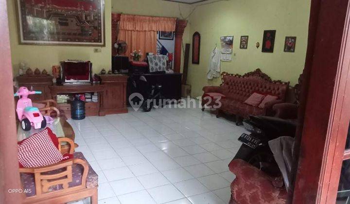 Rumah Modern 2 lantai dengan luas bangunan 200 m 3