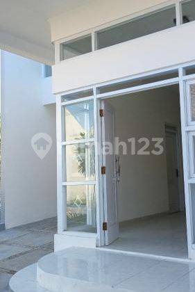 Rumah Putih Akada Padasuka di Cimahi Tengah 8