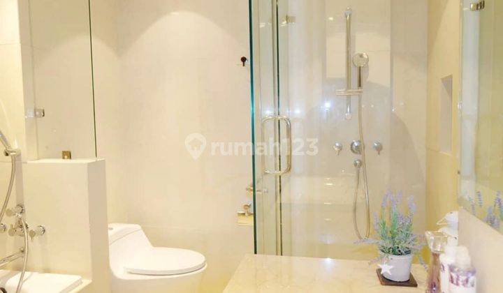 kamar mandi  setiabudi skygarden 2br furnished highzone