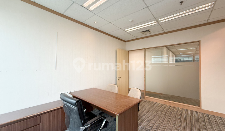 Furnished office space equity 550m2 SCBD for rent
