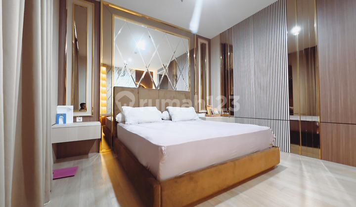 Furnished 3 Bedrooms Verde Two Apartment Kuningan For Sale 2