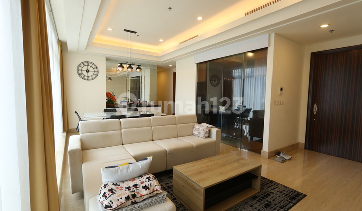 Semifurnished 3 bedroom Southhills apartment in Kuningan for sale 2
