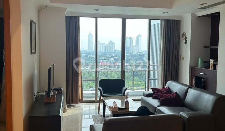 Semi-furnished 3-bedroom Sudirman Mansion apartment in SCBD for rent