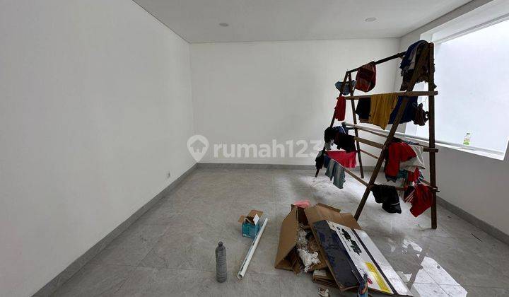 Disewakan rumah baru di menteng 4 kamar tidur jakarta pusat 2