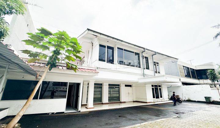 Sewa rumah cocok untuk komersial area di kebayoran baru jaksel Sewa rumah cocok untuk komersial area di kebayoran baru jaksel