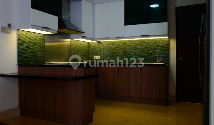 Furnished 3-bedroom apartment for rent in SCBD, the capital