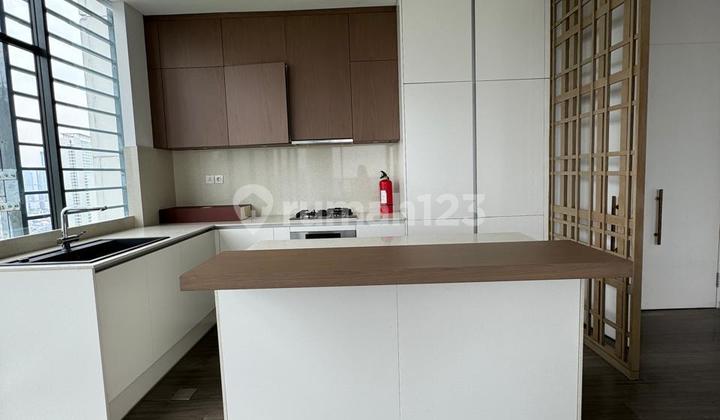 Semi furnished 3 bedrooms with balcony verde 1 apartment pet friendly for sale  1