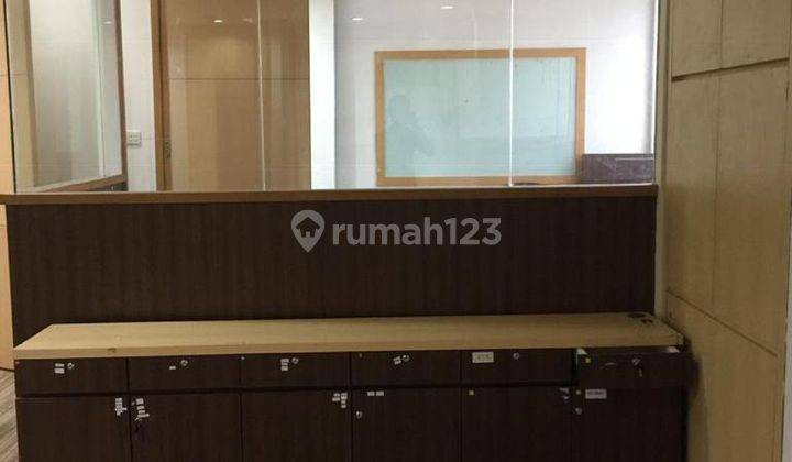 Sewa Kantor Menara Sudirman 300m2 Furnished Jakarta Selatan 2