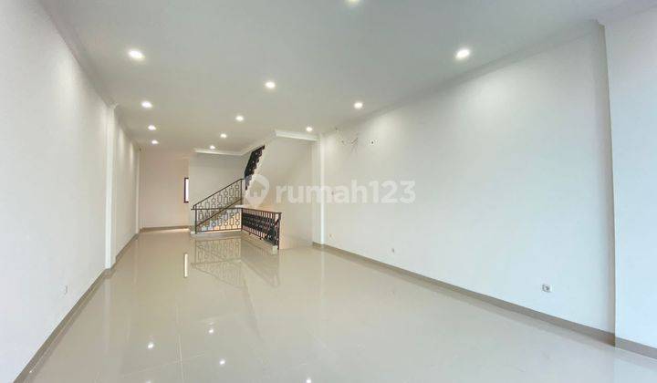 Dijual cepat Ruko 3 1/2 lantai 6