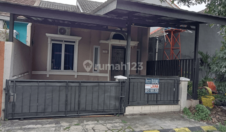 Rumah di jual siap huni rapi dan bersih lokasi strategis 1