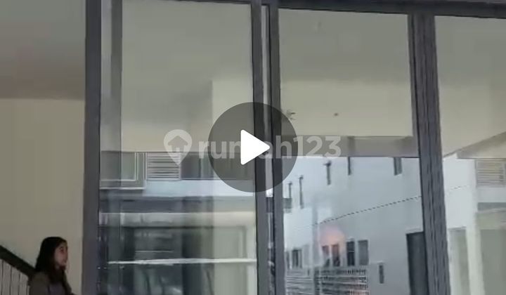 Rumah di Cluster Newton Walk Springs Sentul