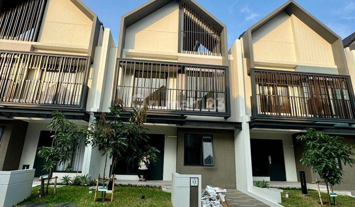 Disewakan Rumah 3 Lantai Ada Attic Room Cluster Leonora 1