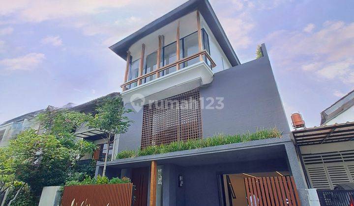 Brand New House With Tropical Modern Architecture di Pondok Indah 1