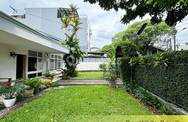 Rumah Asri Cantik Satu Lantai Dengan Posisi Hook Di Pancoran, Jakarta Selatan 1