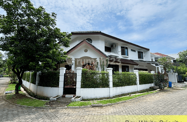 Rumah Asri Dalam Komplek Posisi Hoek Di Rempoa, Tangerang Selatan 1