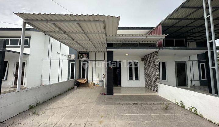 Di Jual Rumah Pondok Indah Stella Di Jl. Stella Raya 2