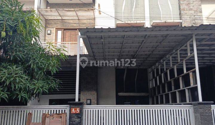 Di Jual Rumah Bekas Rasa Baru Ready Siap Huni 3 Lantai Di Jl. Seroja Sunggal, Medan Sunggal 1