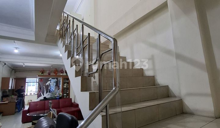 Rumah Strategis Dekat Ke Kota Dan Tanah Abang