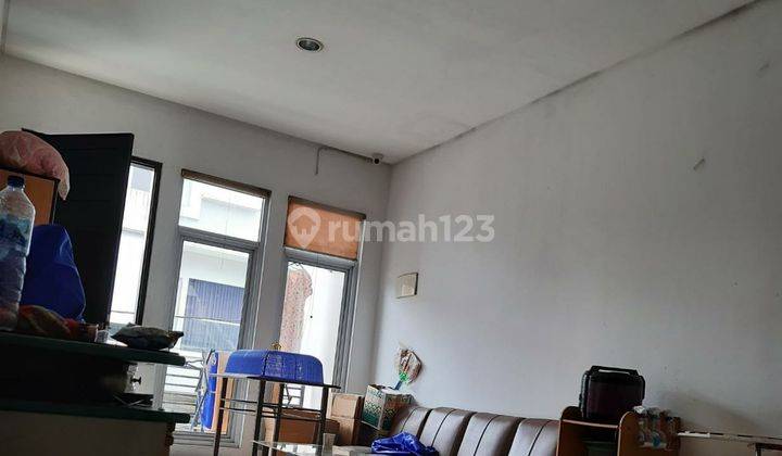 Dijual Rumah SHM Bagus hadap Selatan di taman ratu 1