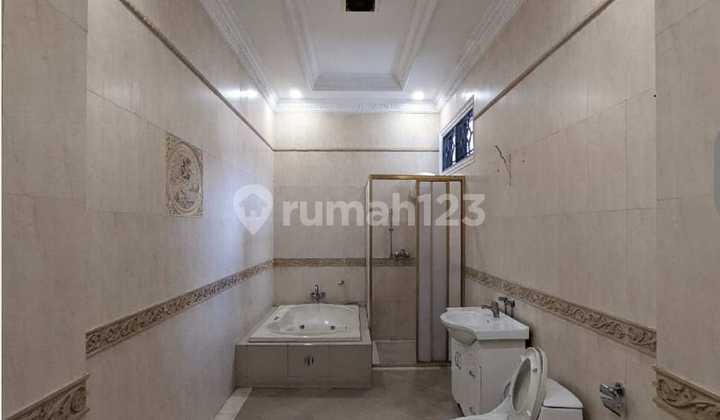 Dijual Rumah mewah di menteng ada swim pool 2