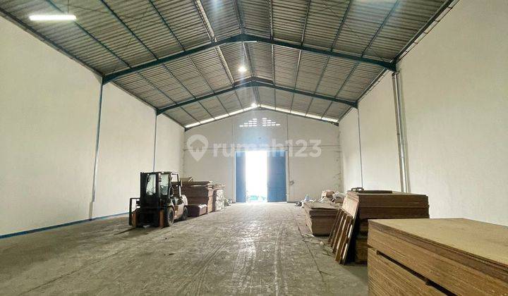 Disewakan gudang rapi dan bagus akses container 1