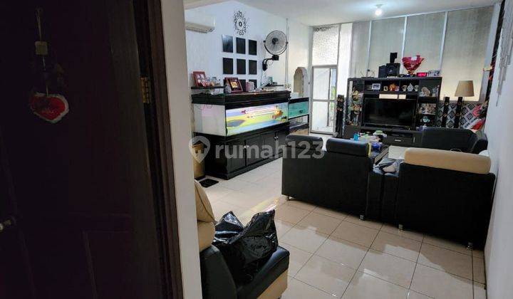 Rumah Bagus Dan Rapih Semi Furnish Bebas Banjir 1