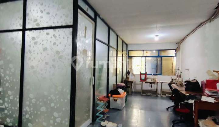 House in Jembatan Lima Raya Warehouse, Workshop, Cafe