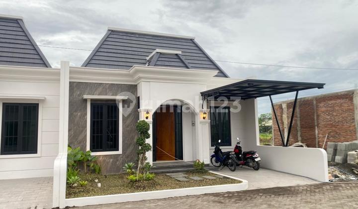 - 1 Menit Bandara Adi Sucipto