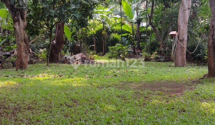 JUAL RUMAH TUA TERAWAT HITUNG TANAH DI KEBON JERUK