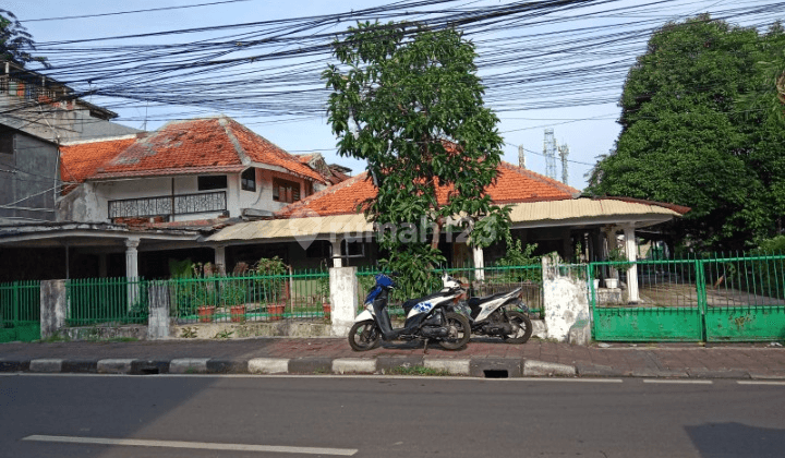 RUMAH TUA HITUNG TANAH DI KRAMAT JAKARTA PUSAT 1