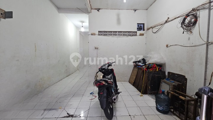 RUMAH JELAMBAR DI JAKARTA BARAT 2