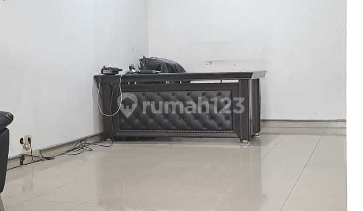 DIJUAL RUMAH 2 LANTAI SIAP HUNI DI TAMAN SEMANAN INDAH 2