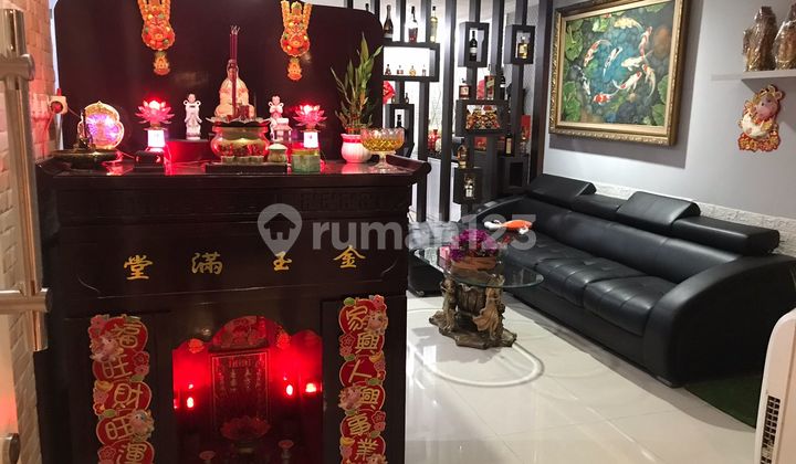 DIJUAL RUMAH 2.5 LANTAI DI GREEN COURT 2