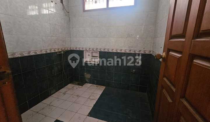 FOR SALE HOUSE IN KEBON JERUK 2